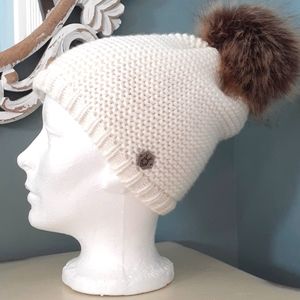 Laska lined off-white knit toque beanie hat with pom pom ❄️